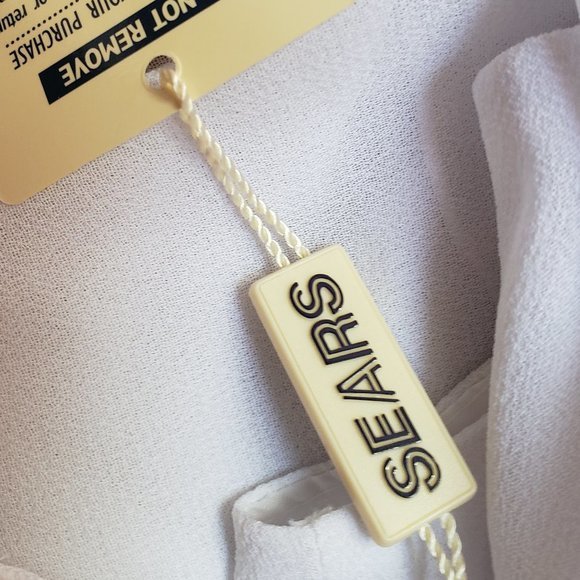 Jessica White Sleeveless Top - Picture 7 of 7